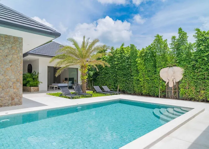 Modern Tropical 3 Bedroom Villa Ibaia Near Fisherman